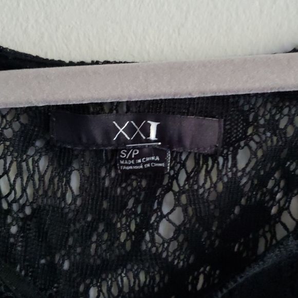 𝅺forever 21 Lace Butterfly Sleeve Black Top - Picture 6 of 6